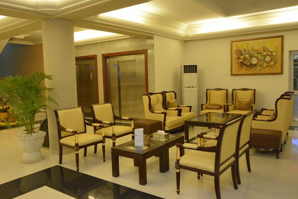 Nobila Airport Hotel Котону Экстерьер фото