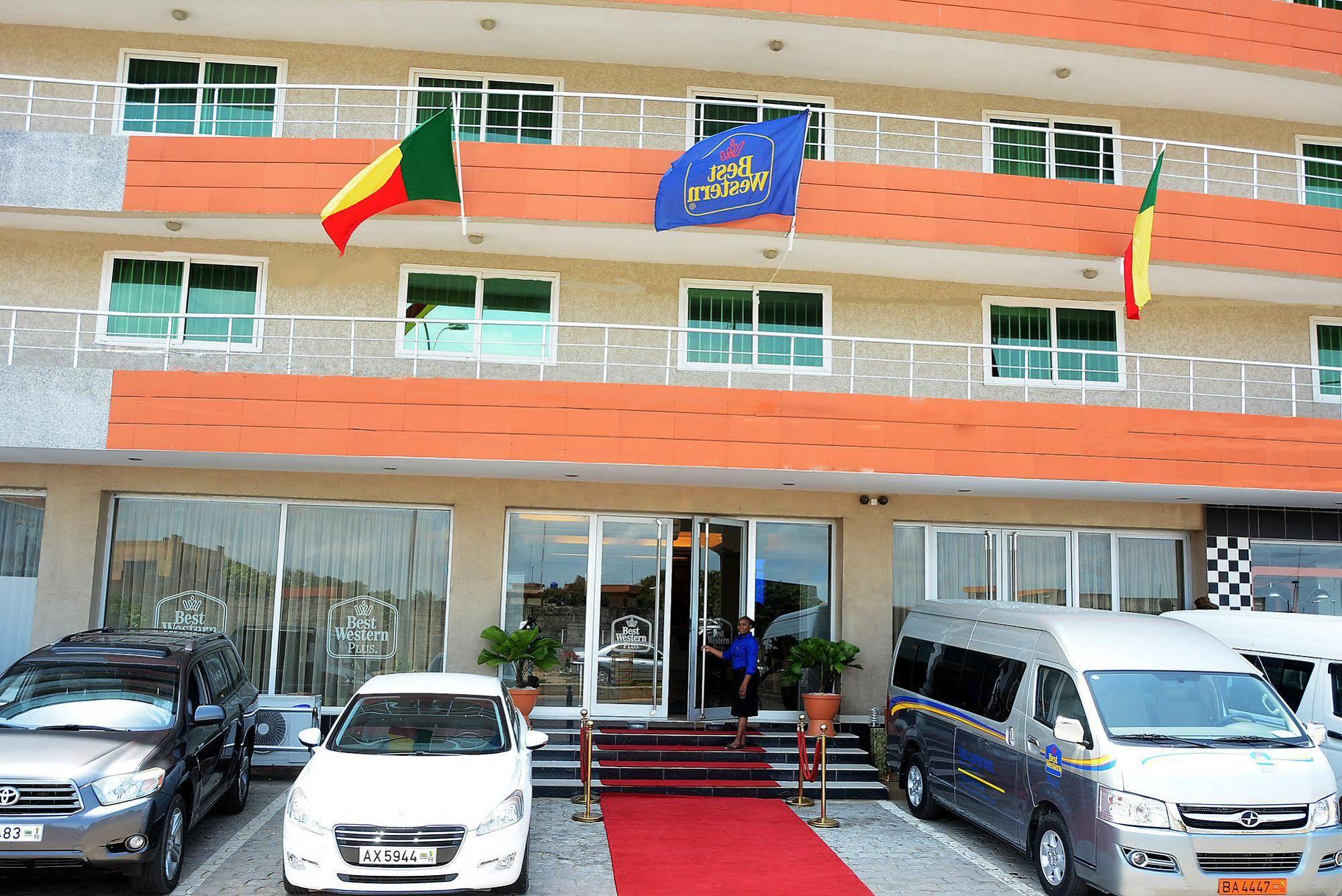 Nobila Airport Hotel Котону Экстерьер фото