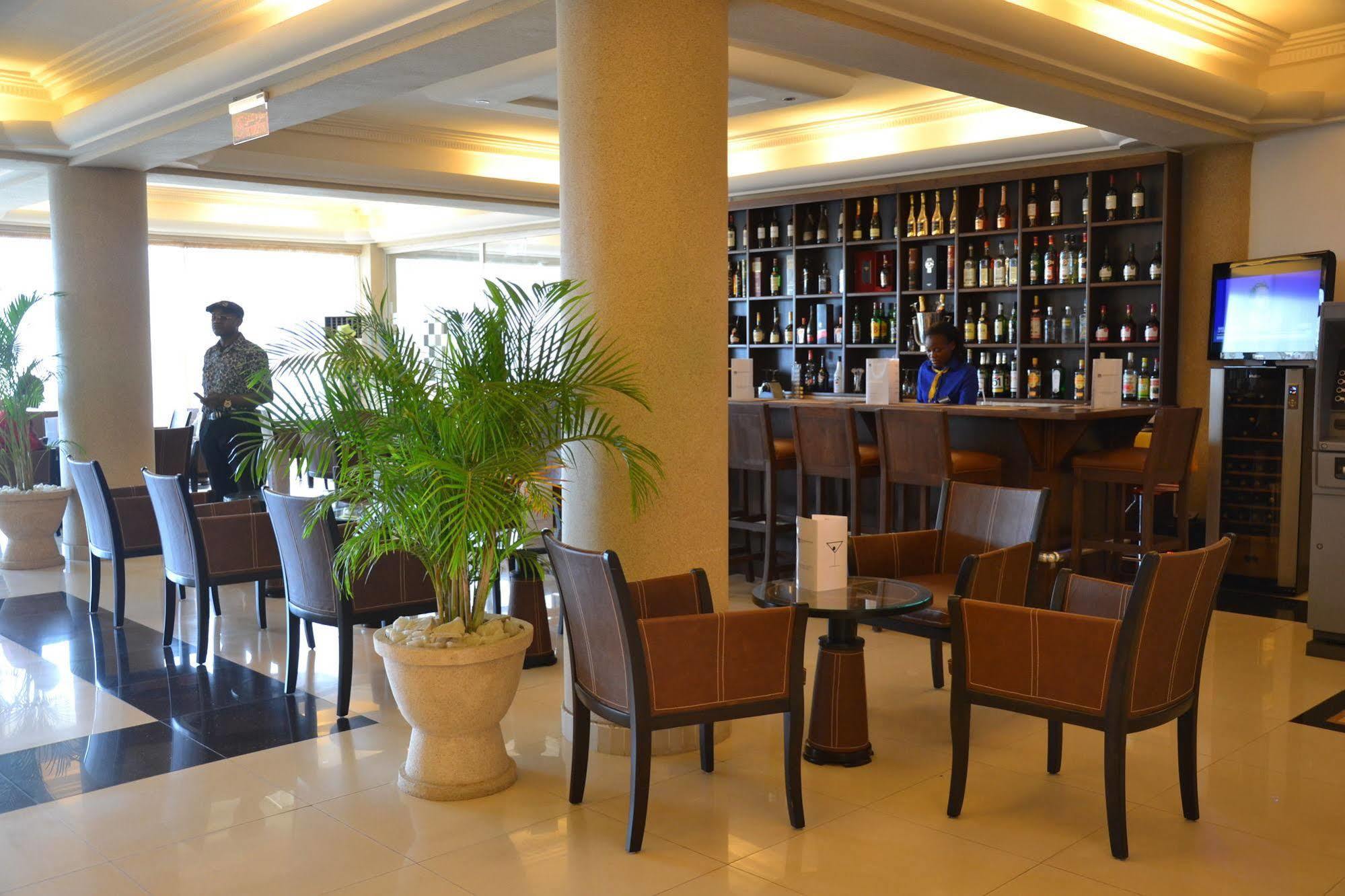 Nobila Airport Hotel Котону Экстерьер фото